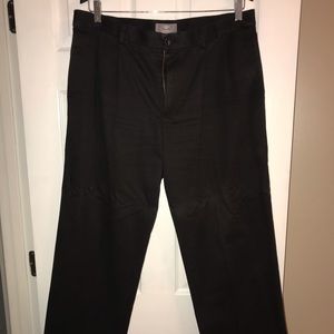 Like new Men’s Dockers Relaxed fit 36x34 pants